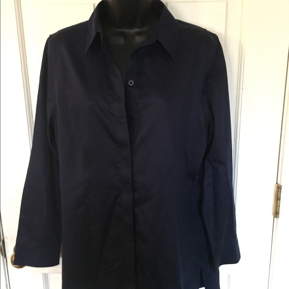 Chico’s long sleeve button down shirt. Size M (1)